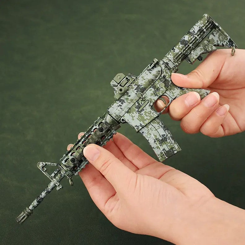 AR-15 Jungle Camouflage Miniature Gun Model